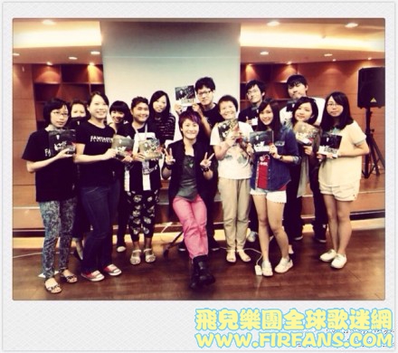 今天功學社be stronger，活動有好康，像不像家族大合照。.jpg