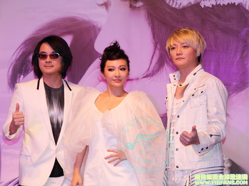 发布会缩小104.JPG