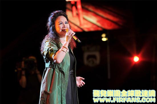 苏芮深情演唱《奉献》.jpg