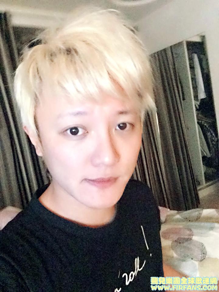 早安，我起床兩小時，寫完一首新歌了。這首新曲蘊釀了一週。讓他跟這世界說早安吧：）.jpg